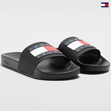 https://laboutiqueofficielle-res.cloudinary.com/image/upload/v1627647047/Desc/Watermark/5logo_tommyhilfiger_watermark.svg Tommy Jeans - Claquettes Pool Slide 1191 Noir