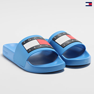 https://laboutiqueofficielle-res.cloudinary.com/image/upload/v1627647047/Desc/Watermark/5logo_tommyhilfiger_watermark.svg Tommy Jeans - Claquettes Femme Flag Essential 2115 Bleu