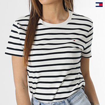 https://laboutiqueofficielle-res.cloudinary.com/image/upload/v1627647047/Desc/Watermark/5logo_tommyhilfiger_watermark.svg Tommy Hilfiger - Tee Shirt Femme Slim Cody 7882 Blanc