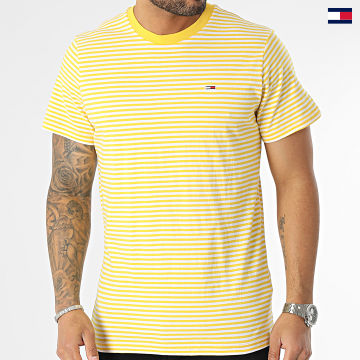 https://laboutiqueofficielle-res.cloudinary.com/image/upload/v1627647047/Desc/Watermark/5logo_tommyhilfiger_watermark.svg Tommy Jeans - Tee Shirt A Rayures Tommy Classics 5515 Jaune Blanc