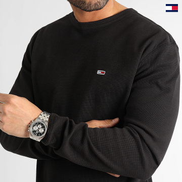 https://laboutiqueofficielle-res.cloudinary.com/image/upload/v1627647047/Desc/Watermark/5logo_tommyhilfiger_watermark.svg Tommy Jeans - Sweat Crewneck Classic Waffle 6318 Noir