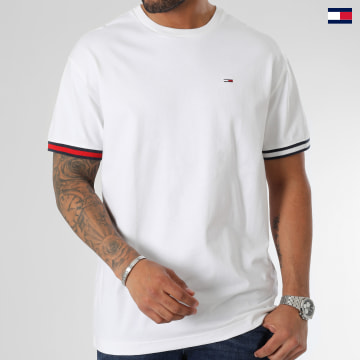 https://laboutiqueofficielle-res.cloudinary.com/image/upload/v1627647047/Desc/Watermark/5logo_tommyhilfiger_watermark.svg Tommy Jeans - Tee Shirt Relax Flag Cuff 6328 Blanc
