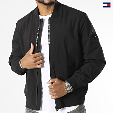 https://laboutiqueofficielle-res.cloudinary.com/image/upload/v1627647047/Desc/Watermark/5logo_tommyhilfiger_watermark.svg Tommy Hilfiger - Veste Zippée The Protect Bomber 1338 Noir