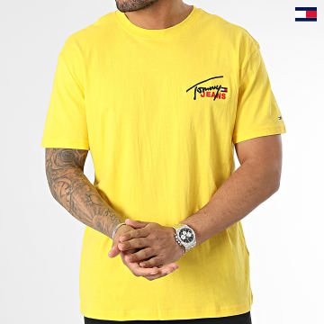 https://laboutiqueofficielle-res.cloudinary.com/image/upload/v1627647047/Desc/Watermark/5logo_tommyhilfiger_watermark.svg Tommy Jeans - Tee Shirt Classic Graphic Signature 6236 Jaune