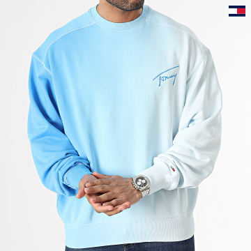 https://laboutiqueofficielle-res.cloudinary.com/image/upload/v1627647047/Desc/Watermark/5logo_tommyhilfiger_watermark.svg Tommy Jeans - Sweat Crewneck Boxy Dip Dye Signature 6372 Bleu Clair Blanc Dégradé