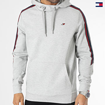 https://laboutiqueofficielle-res.cloudinary.com/image/upload/v1627647047/Desc/Watermark/5logo_tommyhilfiger_watermark.svg Tommy Sport - Sweat Capuche A Bandes Textured Tape 0403 Gris Chiné