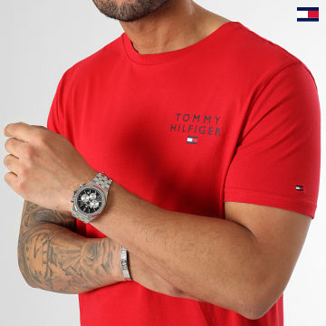 https://laboutiqueofficielle-res.cloudinary.com/image/upload/v1627647047/Desc/Watermark/5logo_tommyhilfiger_watermark.svg Tommy Hilfiger - Tee Shirt CN Tee Logo 2916 Rouge