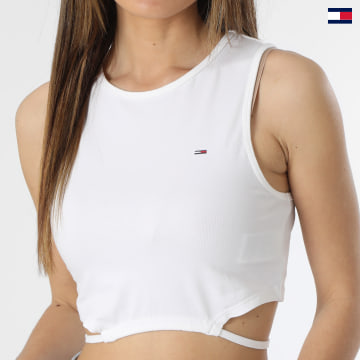 https://laboutiqueofficielle-res.cloudinary.com/image/upload/v1627647047/Desc/Watermark/5logo_tommyhilfiger_watermark.svg Tommy Jeans - Top Femme Ultra Crop 5662 Blanc