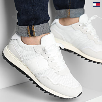 https://laboutiqueofficielle-res.cloudinary.com/image/upload/v1627647047/Desc/Watermark/5logo_tommyhilfiger_watermark.svg Tommy Jeans - Baskets Runner Mix Material 1167 White