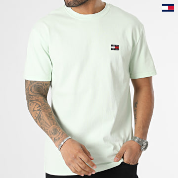 https://laboutiqueofficielle-res.cloudinary.com/image/upload/v1627647047/Desc/Watermark/5logo_tommyhilfiger_watermark.svg Tommy Jeans - Tee Shirt Classic Badge 6320 Vert