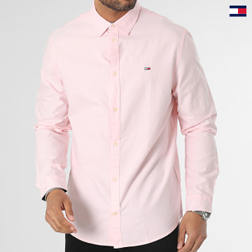 https://laboutiqueofficielle-res.cloudinary.com/image/upload/v1627647047/Desc/Watermark/5logo_tommyhilfiger_watermark.svg Tommy Jeans - Chemise Manches Longues Classic Oxford 5408 Rose