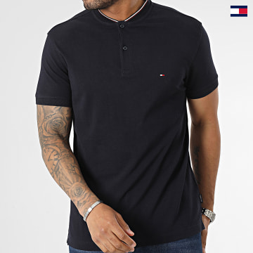 https://laboutiqueofficielle-res.cloudinary.com/image/upload/v1627647047/Desc/Watermark/5logo_tommyhilfiger_watermark.svg Tommy Hilfiger - Polo Manches Courtes Mao Collar With Rwb 2401 Bleu Marine