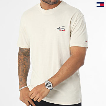 https://laboutiqueofficielle-res.cloudinary.com/image/upload/v1627647047/Desc/Watermark/5logo_tommyhilfiger_watermark.svg Tommy Jeans - Tee Shirt Classic Small Flag 7714 Beige