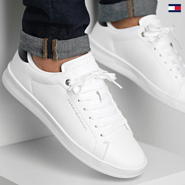 https://laboutiqueofficielle-res.cloudinary.com/image/upload/v1627647047/Desc/Watermark/5logo_tommyhilfiger_watermark.svg Tommy Hilfiger - Baskets Court Cupsole Leather 4829 White