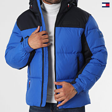 https://laboutiqueofficielle-res.cloudinary.com/image/upload/v1627647047/Desc/Watermark/5logo_tommyhilfiger_watermark.svg Tommy Hilfiger - Doudoune Capuche GWJ New York 2771 Bleu Roi Noir