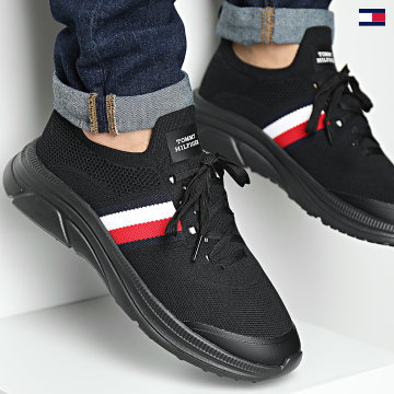 https://laboutiqueofficielle-res.cloudinary.com/image/upload/v1627647047/Desc/Watermark/5logo_tommyhilfiger_watermark.svg Tommy Hilfiger - Baskets Modern Runner Knit Stripes Essential 4798 Black