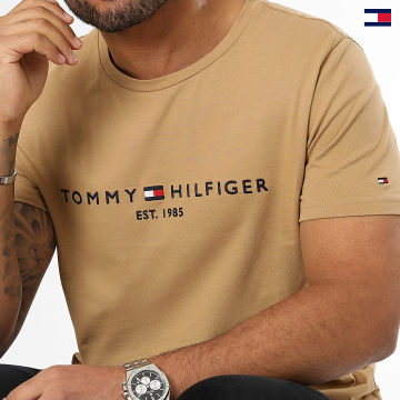 https://laboutiqueofficielle-res.cloudinary.com/image/upload/v1627647047/Desc/Watermark/5logo_tommyhilfiger_watermark.svg Tommy Hilfiger - Tee Shirt Slim Logo 1797 Camel