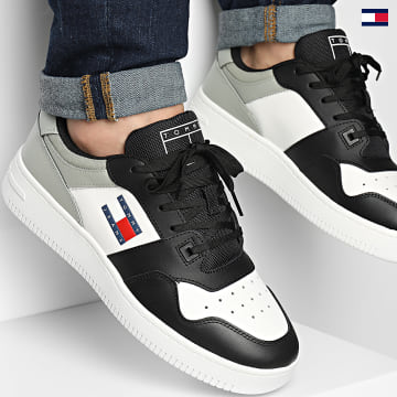 https://laboutiqueofficielle-res.cloudinary.com/image/upload/v1627647047/Desc/Watermark/5logo_tommyhilfiger_watermark.svg Tommy Jeans - Baskets Retro Essential 1395 Faded Willow Black