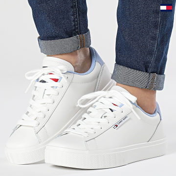 https://laboutiqueofficielle-res.cloudinary.com/image/upload/v1627647047/Desc/Watermark/5logo_tommyhilfiger_watermark.svg Tommy Jeans - Baskets Femme Cupsole Essential 2508 Moderate Blue