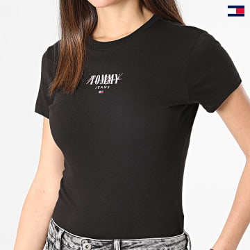 https://laboutiqueofficielle-res.cloudinary.com/image/upload/v1627647047/Desc/Watermark/5logo_tommyhilfiger_watermark.svg Tommy Jeans - Tee Shirt Slim Femme Essential Logo 7839 Noir
