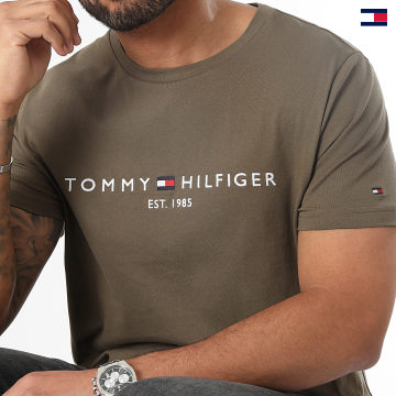 https://laboutiqueofficielle-res.cloudinary.com/image/upload/v1627647047/Desc/Watermark/5logo_tommyhilfiger_watermark.svg Tommy Hilfiger - Tee Shirt Logo 1797 Vert Kaki