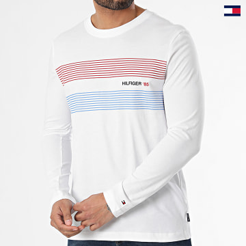https://laboutiqueofficielle-res.cloudinary.com/image/upload/v1627647047/Desc/Watermark/5logo_tommyhilfiger_watermark.svg Tommy Hilfiger - Tee Shirt Manches Longues Chest 4434 Blanc