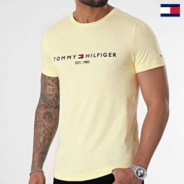 https://laboutiqueofficielle-res.cloudinary.com/image/upload/v1627647047/Desc/Watermark/7logo_tommy_hilfiger.svg Tommy Hilfiger - Tee Shirt Tommy Logo 1797 Jaune