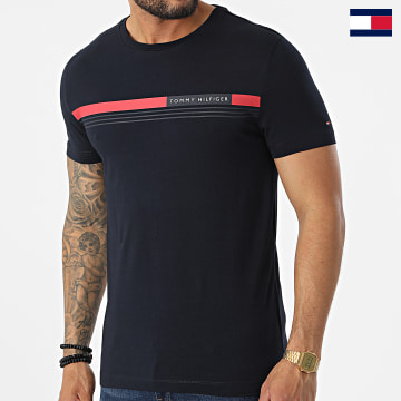 https://laboutiqueofficielle-res.cloudinary.com/image/upload/v1627647047/Desc/Watermark/7logo_tommy_hilfiger.svg Tommy Hilfiger - Tee Shirt Corp Chest Front 4558 Bleu Marine