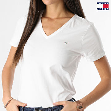 https://laboutiqueofficielle-res.cloudinary.com/image/upload/v1627651009/Desc/Watermark/3logo_tommy_jeans.svg Tommy Jeans - Tee Shirt Skinny Femme Col V Stretch 9197 Blanc