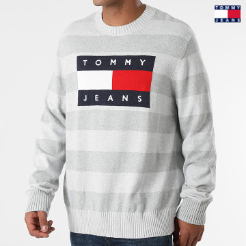 https://laboutiqueofficielle-res.cloudinary.com/image/upload/v1627651009/Desc/Watermark/3logo_tommy_jeans.svg Tommy Jeans - Pull Flag 0923 Gris Chiné