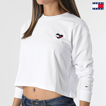 https://laboutiqueofficielle-res.cloudinary.com/image/upload/v1627651009/Desc/Watermark/3logo_tommy_jeans.svg Tommy Jeans - Tee Shirt Manches Longues Crop Femme Homespun Heart 10358 Blanc