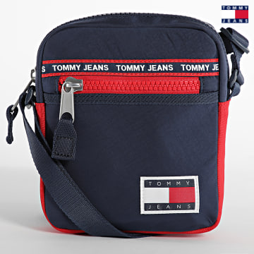 https://laboutiqueofficielle-res.cloudinary.com/image/upload/v1627651009/Desc/Watermark/3logo_tommy_jeans.svg Tommy Jeans - Sacoche Casual Utility Reporter 7905 Bleu Marine