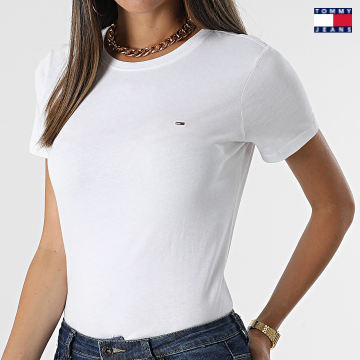 https://laboutiqueofficielle-res.cloudinary.com/image/upload/v1627651009/Desc/Watermark/3logo_tommy_jeans.svg Tommy Jeans - Tee Shirt Femme Soft Jersey 6901 Blanc