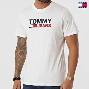 https://laboutiqueofficielle-res.cloudinary.com/image/upload/v1627651009/Desc/Watermark/3logo_tommy_jeans.svg Tommy Jeans - Tee Shirt Corp Logo 0103 Beige