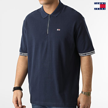 https://laboutiqueofficielle-res.cloudinary.com/image/upload/v1627651009/Desc/Watermark/3logo_tommy_jeans.svg Tommy Jeans - Polo Manches Courtes New Casual Tape 2961 Bleu Marine