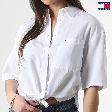 https://laboutiqueofficielle-res.cloudinary.com/image/upload/v1627651009/Desc/Watermark/3logo_tommy_jeans.svg Tommy Jeans - Chemise Manches Courtes Femme Front Tie 2900 Blanc