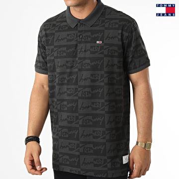 https://laboutiqueofficielle-res.cloudinary.com/image/upload/v1627651009/Desc/Watermark/3logo_tommy_jeans.svg Tommy Jeans - Polo A Manches Courtes RLX Signature All Over Print 2968 Gris Anthracite Noir