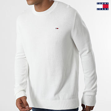 https://laboutiqueofficielle-res.cloudinary.com/image/upload/v1627651009/Desc/Watermark/3logo_tommy_jeans.svg Tommy Jeans - Pull Essential 3273 Blanc