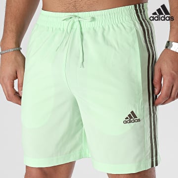 Adidas Sportswear - Pantaloncini da jogging Chelsea IS1381 Verde chiaro