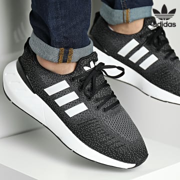 Adidas Originals - Swift Run 22 Sneakers GZ3496 Core Black Cloud White Grey Five