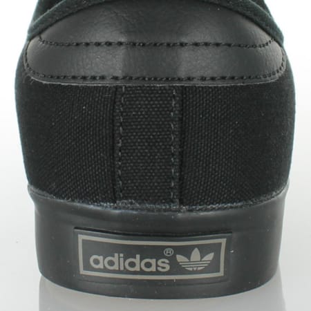 Adidas Originals - Baskets adidas Seeley Skateboarding Black Edition