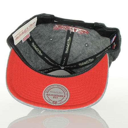 Mitchell and Ness - Casquette Snapback Mitchell And Ness NZ34Z Chicago Bulls