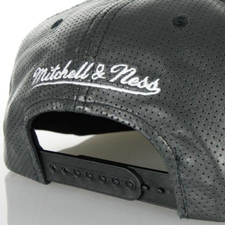 Mitchell and Ness - Casquette Snapback Mitchell And Ness Premium Leather Brooklyn Nets Noir
