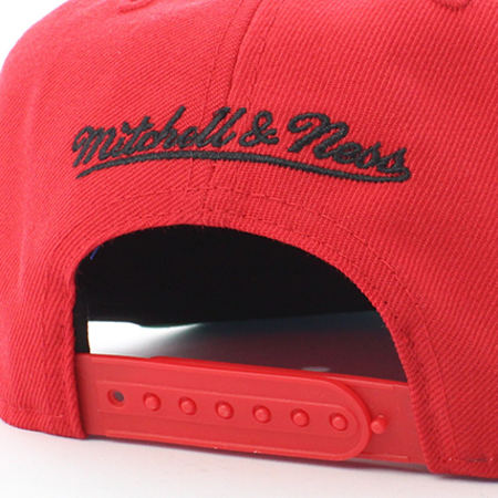 Mitchell and Ness - Casquette Snapback Wool Solid Chicago Bulls Rouge