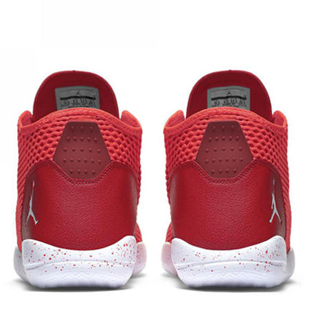 Baskets Air Jordan Reveal Rouge