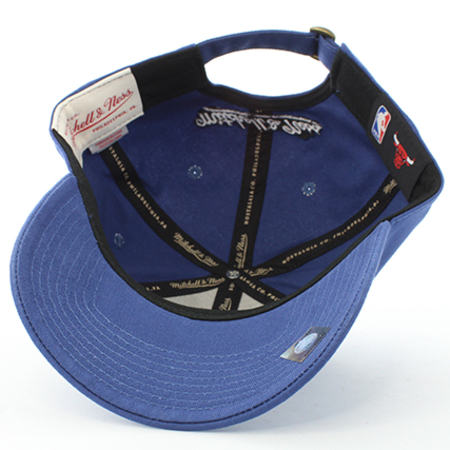 Mitchell and Ness - Casquette Chicago Bulls Low Pro Bleu Marine