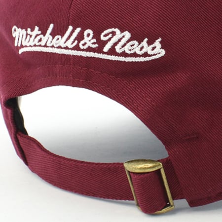 Mitchell and Ness - Casquette Brooklyn Nets Low Pro Bordeaux
