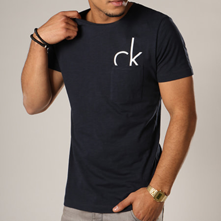 Calvin Klein - Tee Shirt Poche J30J300886 Typ Bleu Marine