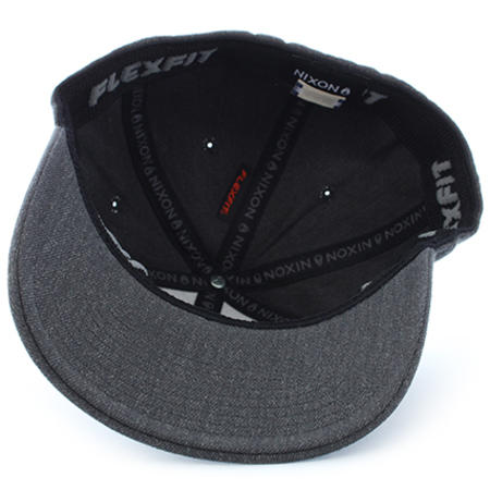 Nixon - Casquette Fitted Deep Down Athle Gris Anthracite