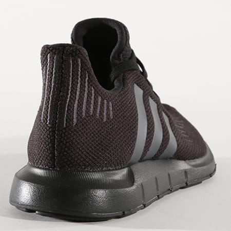 Adidas Originals - Baskets Swift Run CG4111 Core Black Utility Black